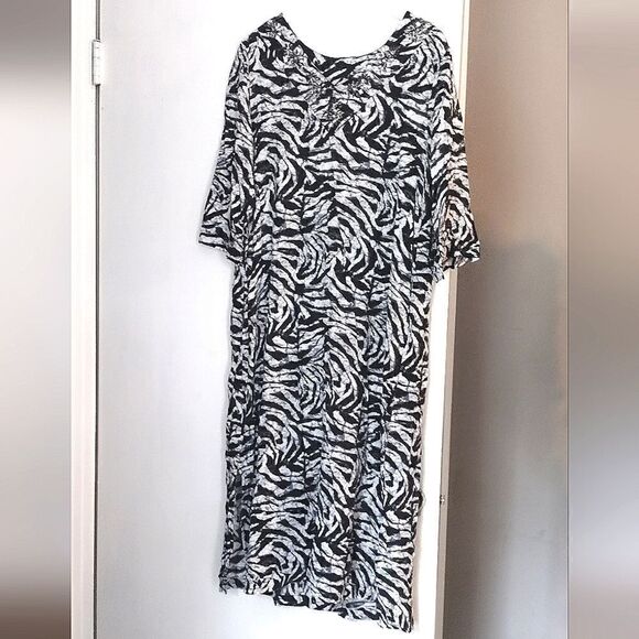 Cabernet Patio Casuals Women's Size Large Rayon Zebra Print Maxi Dress - Picture 5 of 11